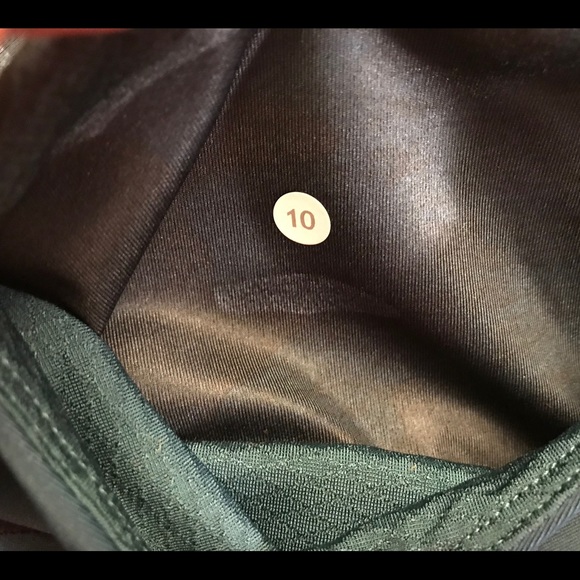 Lululemon Clip-in Crop- Oil Slick Blue Camo, Sz 10 - Picture 5 of 6